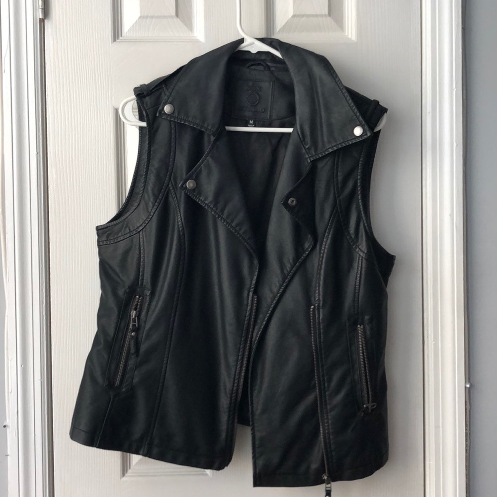 Black leather Max Studio Best